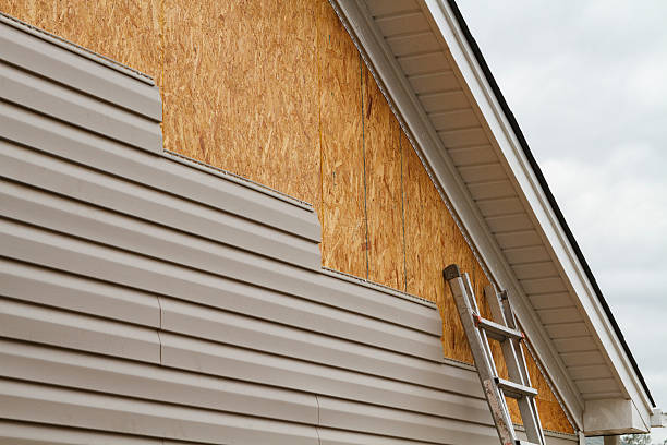 24/7 Emergency Storm Damage Siding Repair experts in Girard, IL